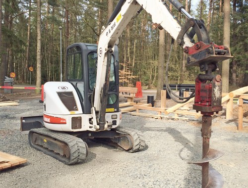 Bobcat 430 med jordborr